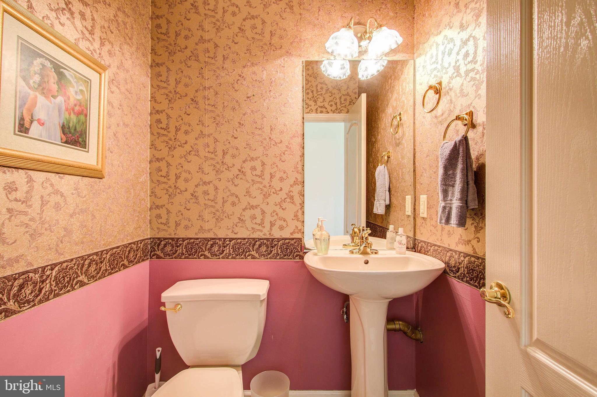 801 Hughes Shop Road Westminster, MD 21158 - Photo 22 of 42 Main level powder room.