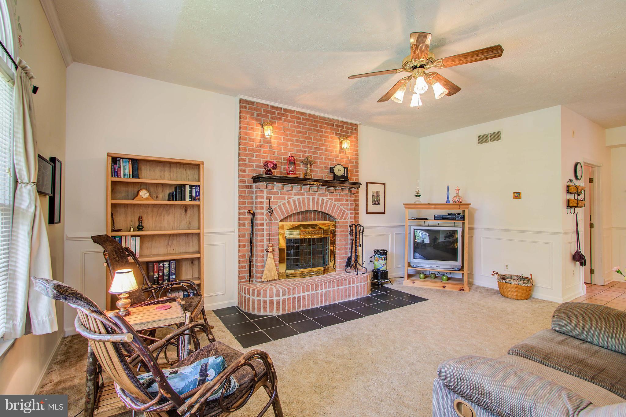 801 Hughes Shop Road Westminster, MD 21158 - Photo 5 of 42 Family room