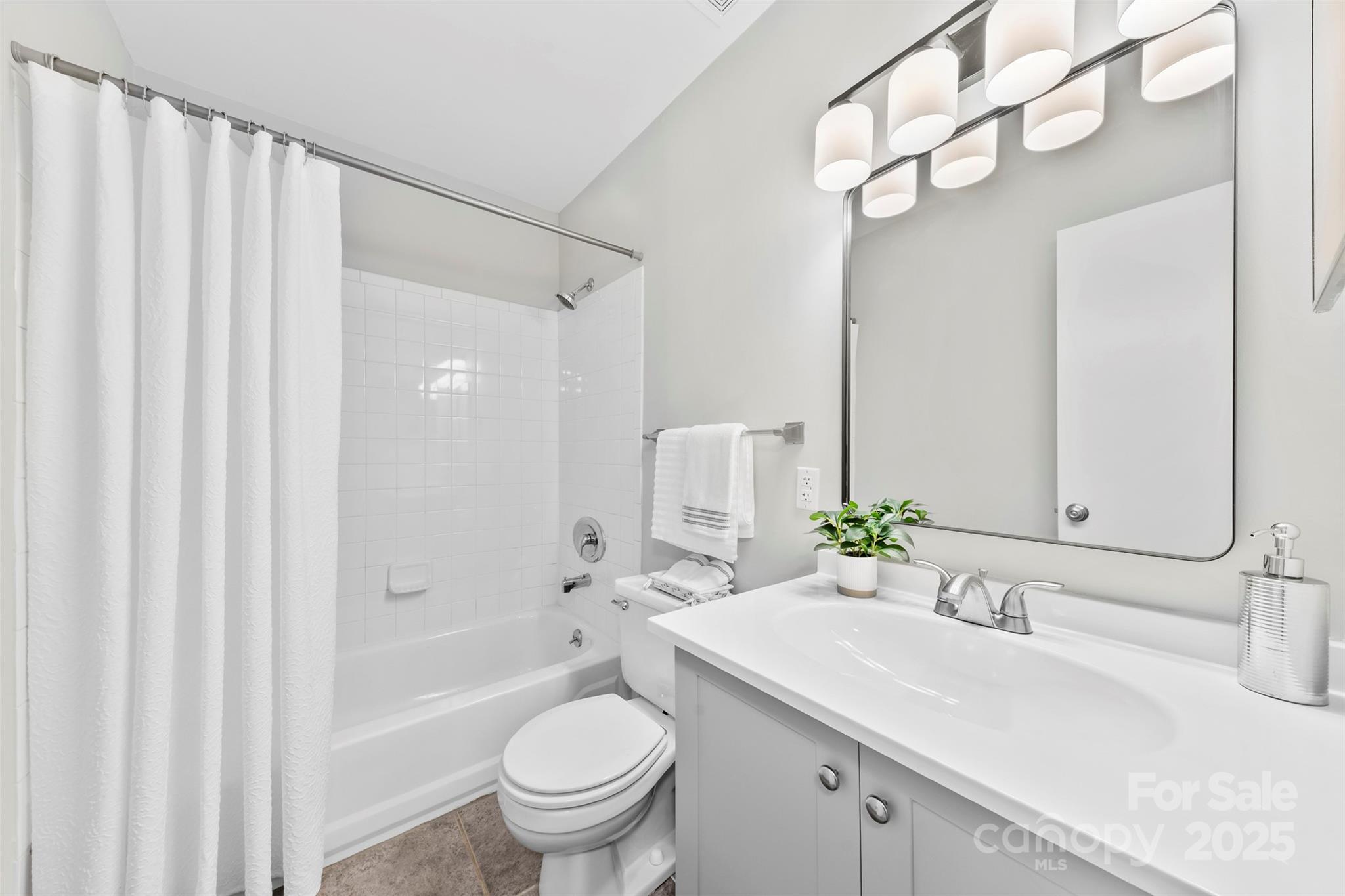 430 Queens Road, Unit 332 Charlotte, NC 28207 - Photo 19 of 31