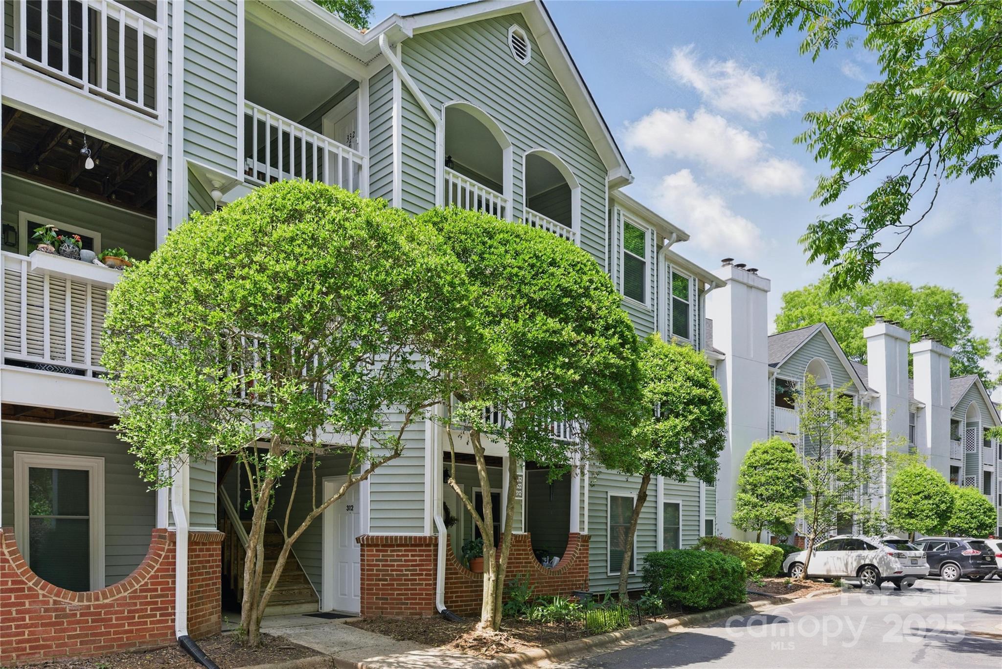 430 Queens Road, Unit 332 Charlotte, NC 28207 - Photo 2 of 31