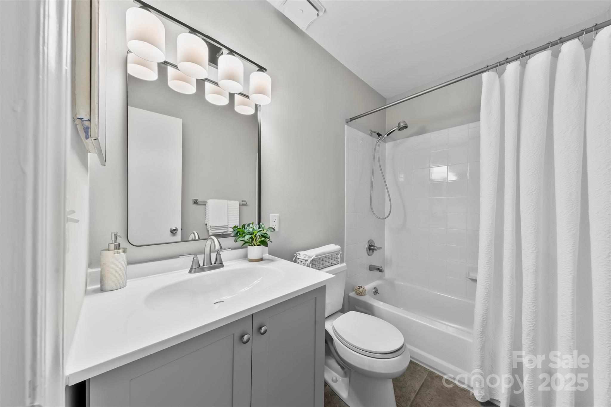 430 Queens Road, Unit 332 Charlotte, NC 28207 - Photo 22 of 31
