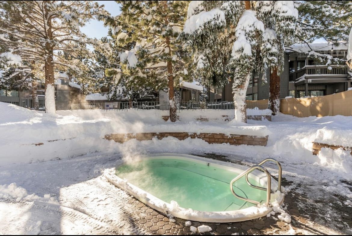 286 Old Mammoth Road, Unit 17 Mammoth Lakes, CA 93546 - Photo 32 of 39 Gallery Image 32