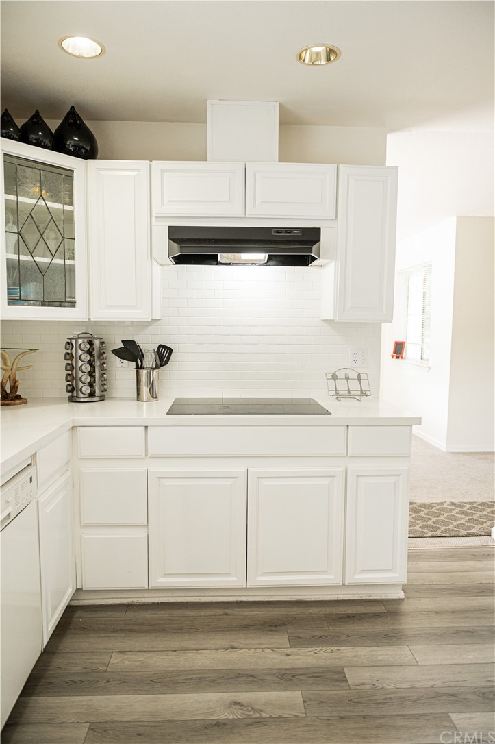 39301 Moonray Lane Oakhurst, CA 93644 - Photo 22 of 41 a bathroom with a sink and a window