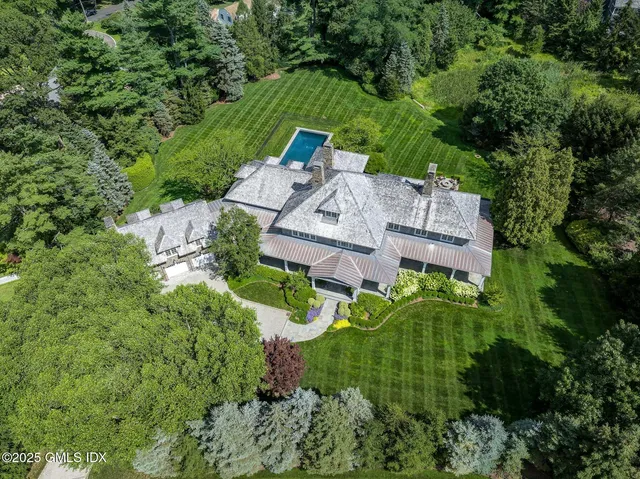 $11,750,000 | 10 Copper Beech Road, Greenwich, CT 06830