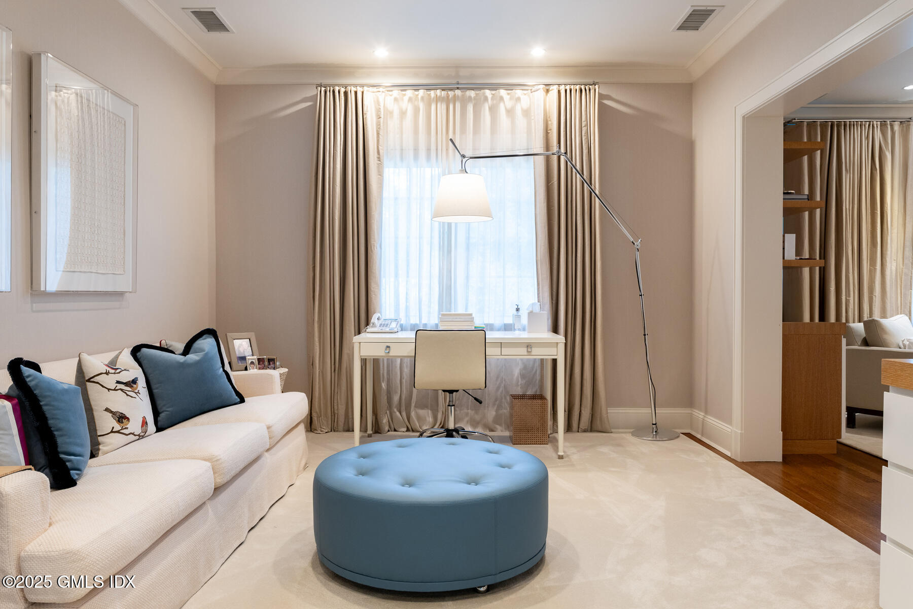 10 Copper Beech Road Greenwich, CT 06830 - Photo 15 of 43 Primary Sitting Area