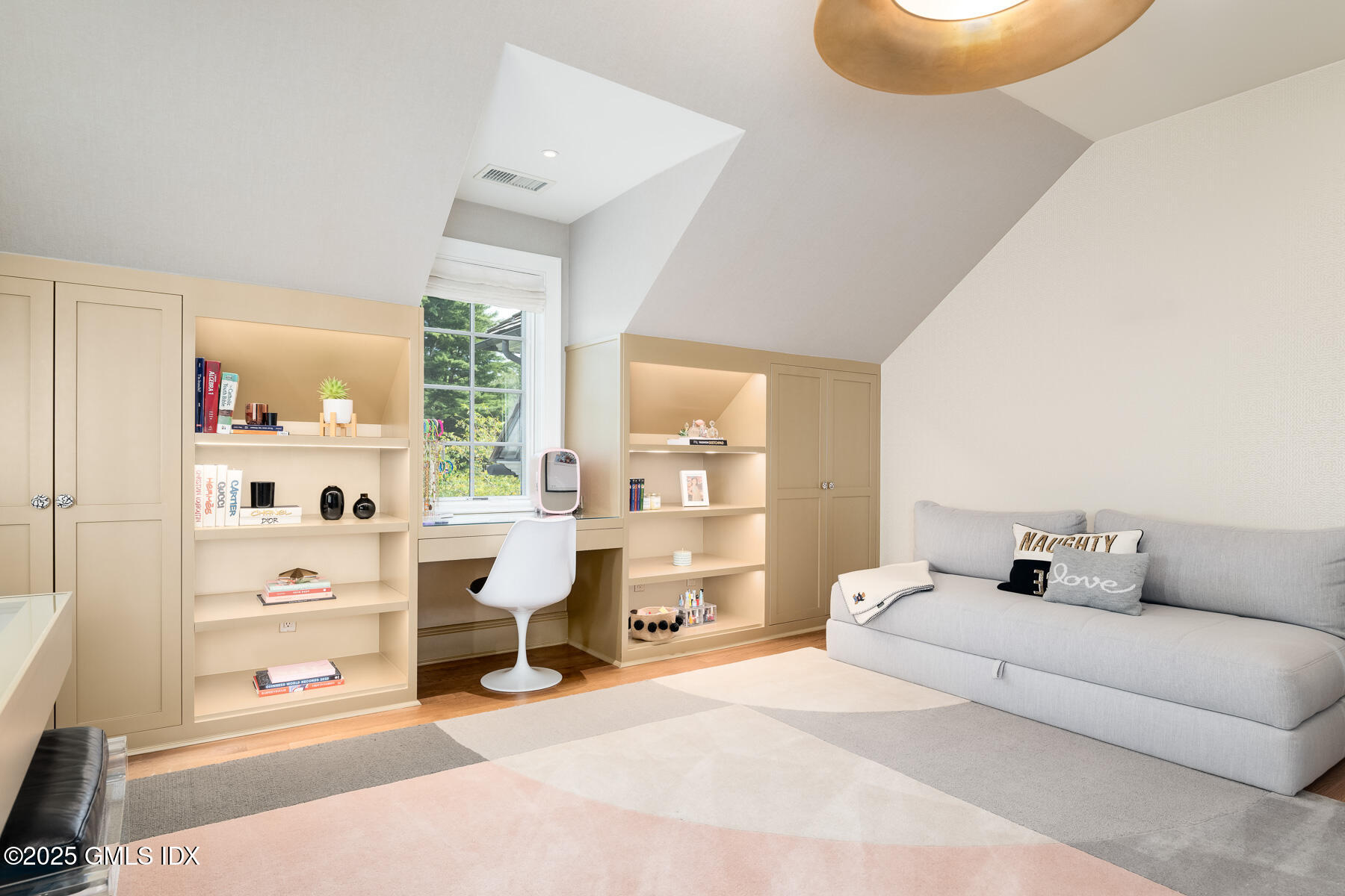 10 Copper Beech Road Greenwich, CT 06830 - Photo 21 of 43 5th Bedroom