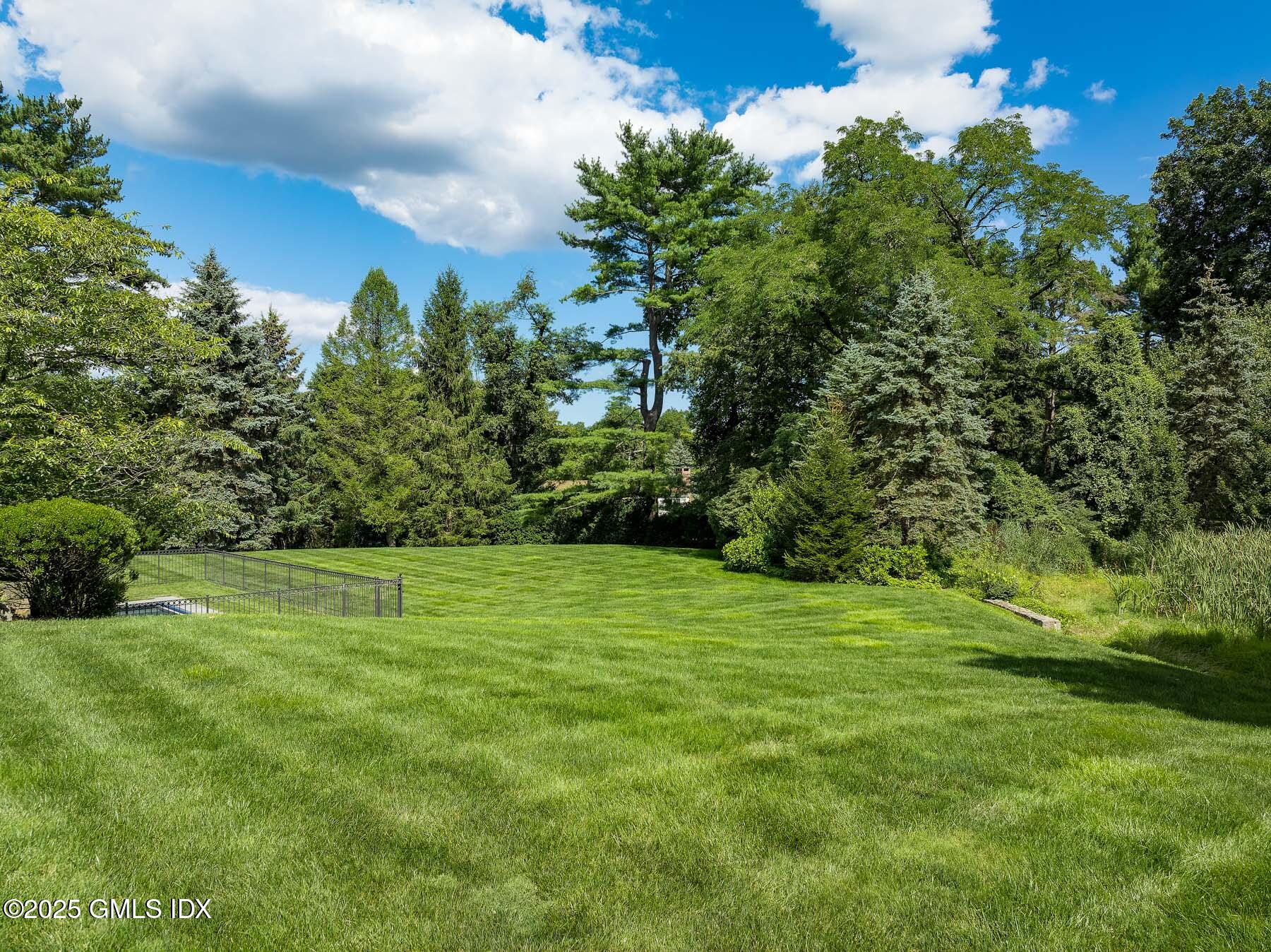 10 Copper Beech Road Greenwich, CT 06830 - Photo 37 of 43 Backyard