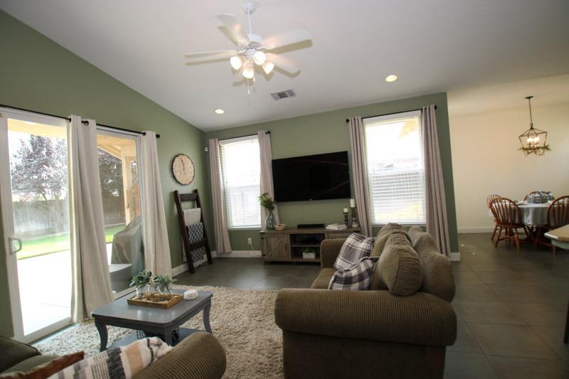 451 West Lilac Avenue Reedley, CA 93654 - Photo 10 of 29 Gallery Image 10