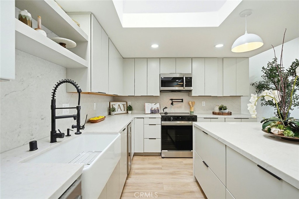 1462 Merion Way, Unit M2 30K Long Beach, CA 90803 - Photo 11 of 51