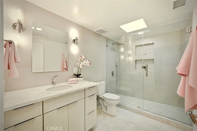 $724,500 | 1462 Merion Way, Unit M2 30K, Long Beach, CA 90803