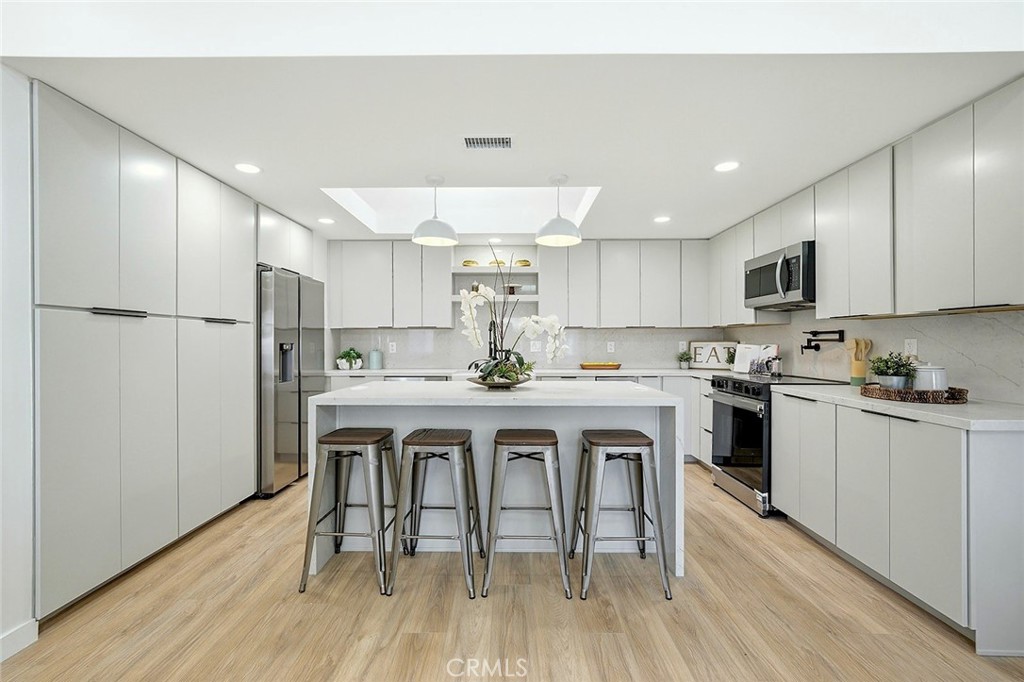 1462 Merion Way, Unit M2 30K Long Beach, CA 90803 - Photo 5 of 51