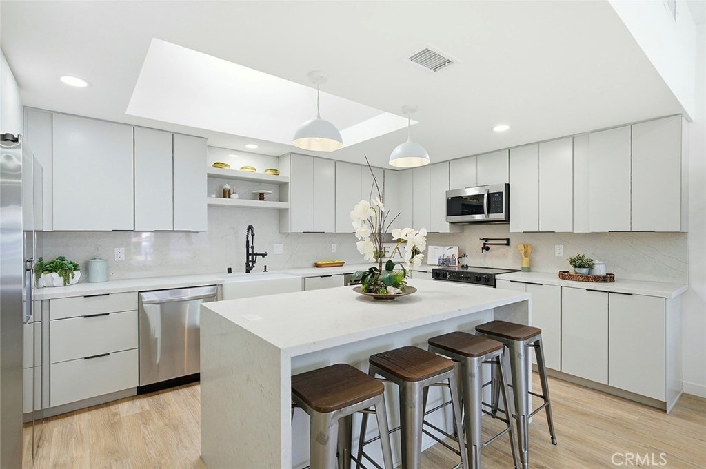 1462 Merion Way, Unit M2 30K Long Beach, CA 90803 - Photo 6 of 51