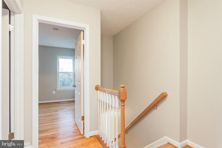 441 Broadwater Road Arnold, MD 21012 - Photo 12 of 30 UL Hallway