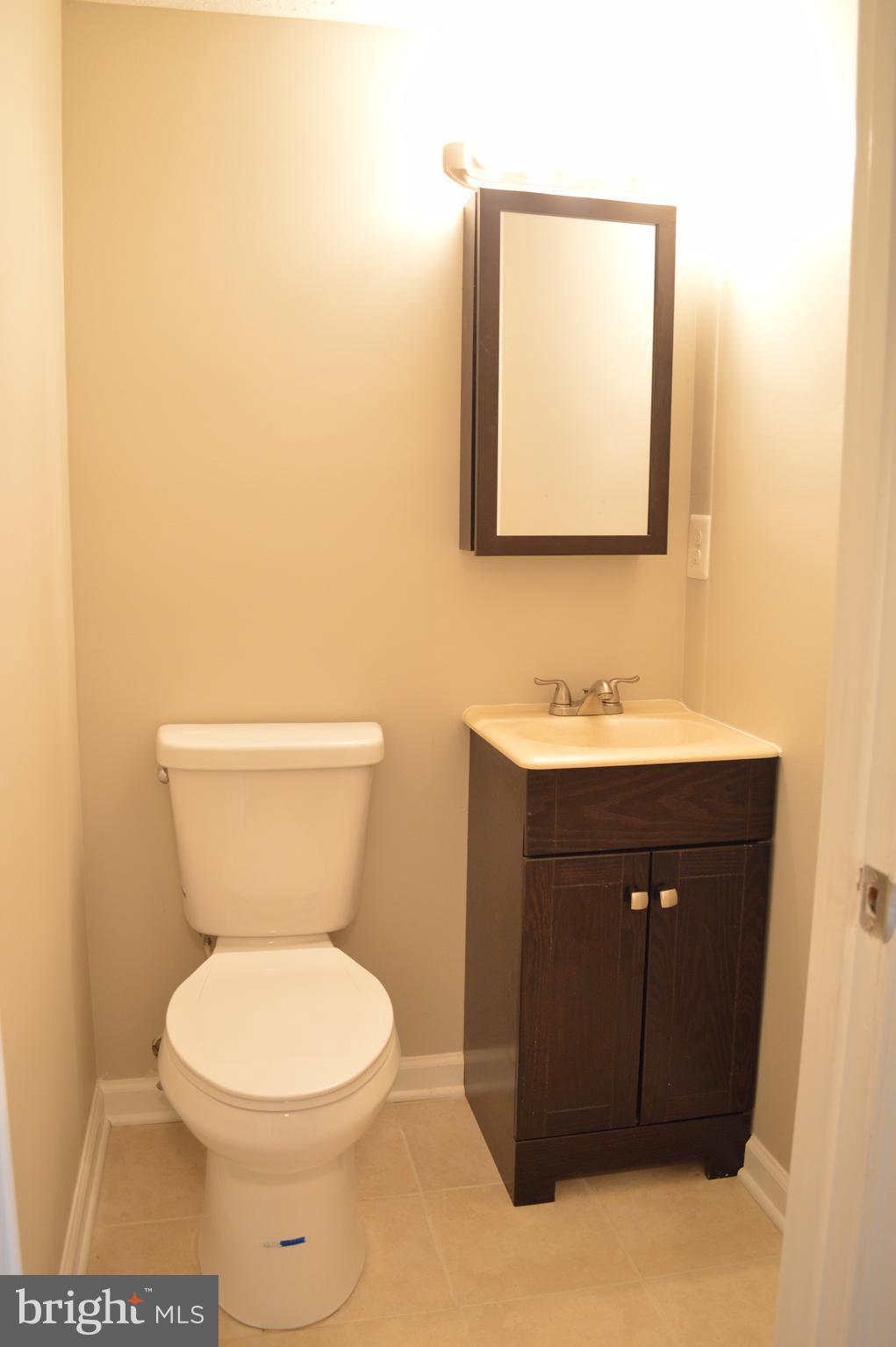 441 Broadwater Road Arnold, MD 21012 - Photo 10 of 30 Main Level Half Bath