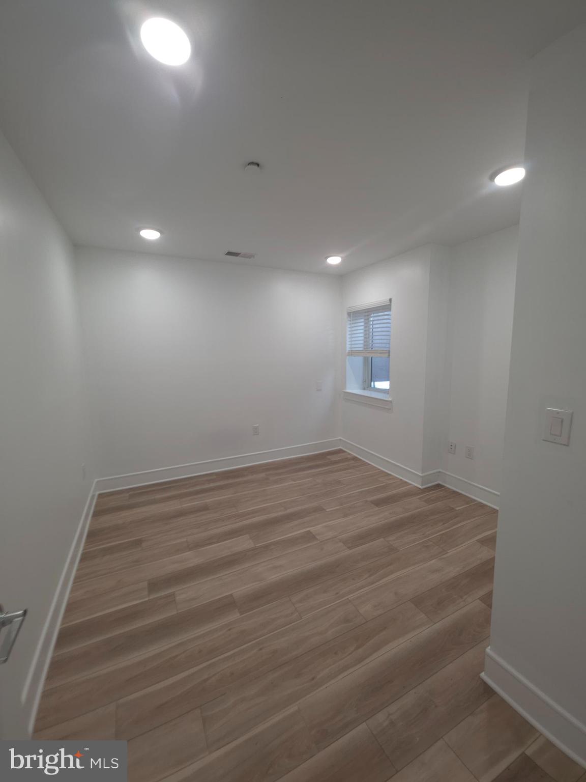 3925 Haverford Avenue, Unit LL2 Philadelphia, PA 19104 - Photo 32 of 38 a view of room and window