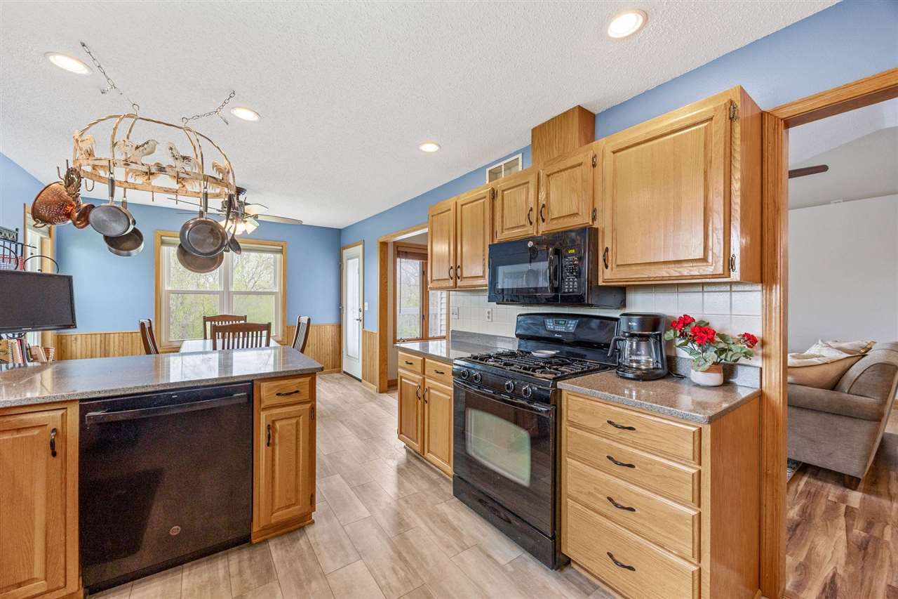 2528 Quincy Road Northeast Solon, IA 52333 - Photo 12 of 43 Gallery Image 12