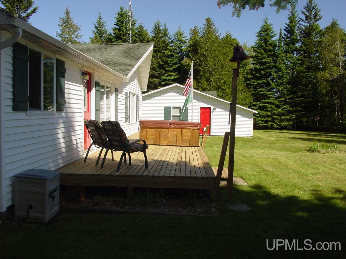 814 West Gulliver Lake Road Gulliver, MI 49840 - Photo 7 of 26