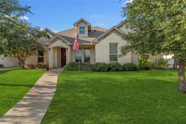 $499,999 | 105 Hollygrove Drive, Hewitt, TX 76643