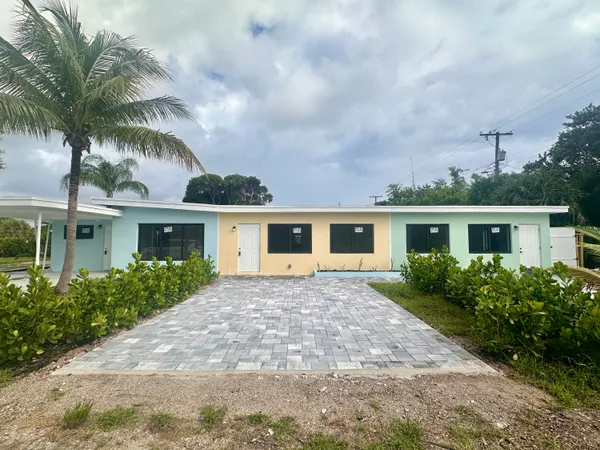 $1,875 | 1230 South Federal Highway, Lake Worth Beach, FL 33460