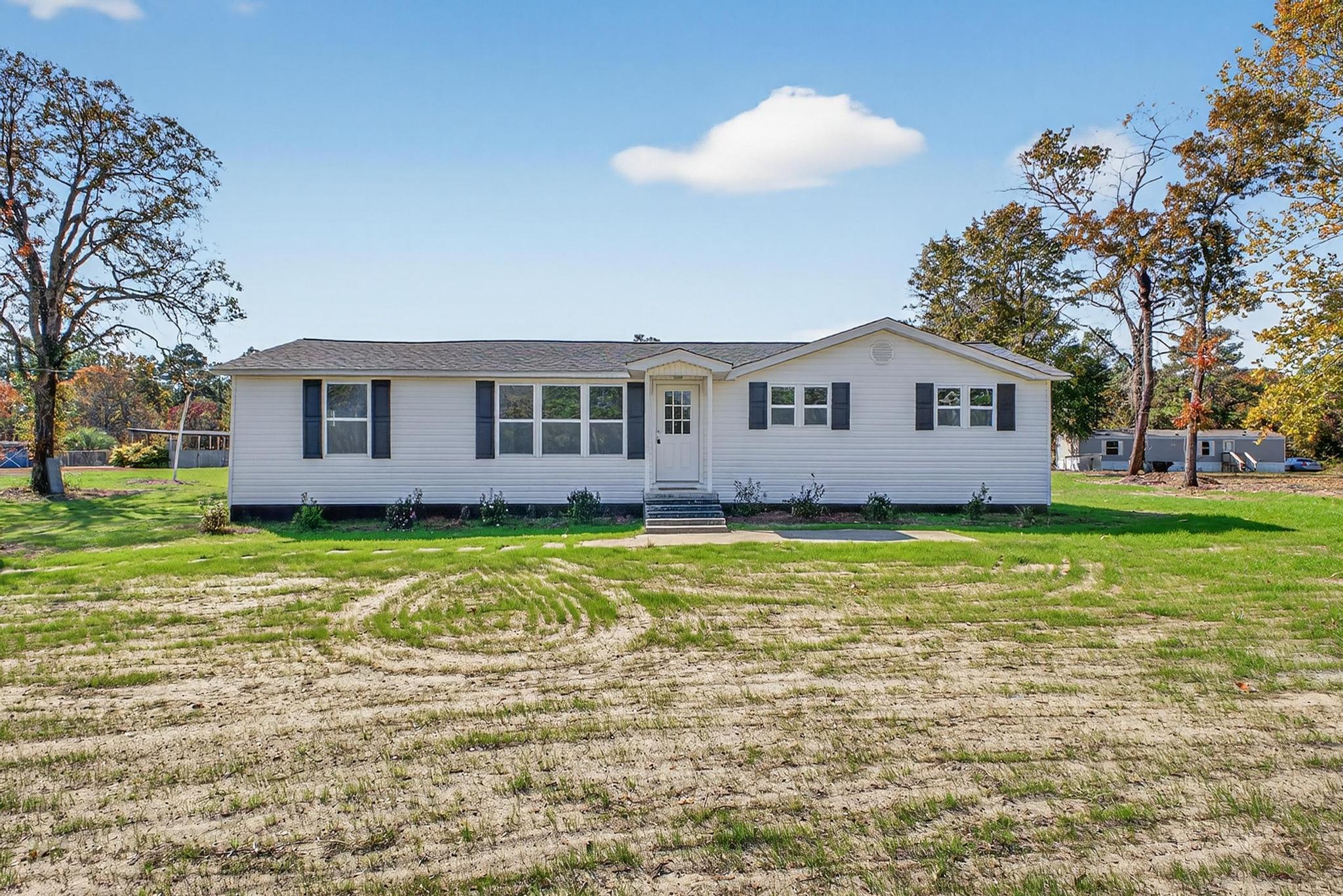 20135 Front Photo