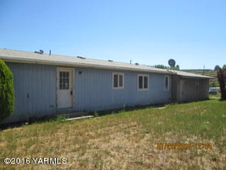 2832 Stone Road Yakima, WA 98908 - Photo 5 of 5 a view of a backyard of the house