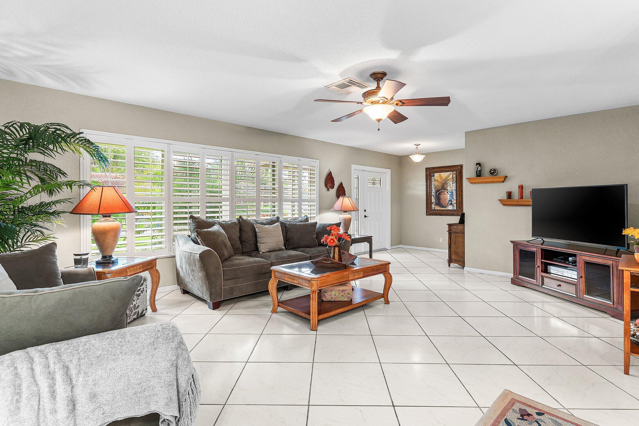 1421 Southwest 16th Street Boca Raton, FL 33486 - Photo 12 of 35 013-1421Southwest16thStreet-BocaRaton-FL