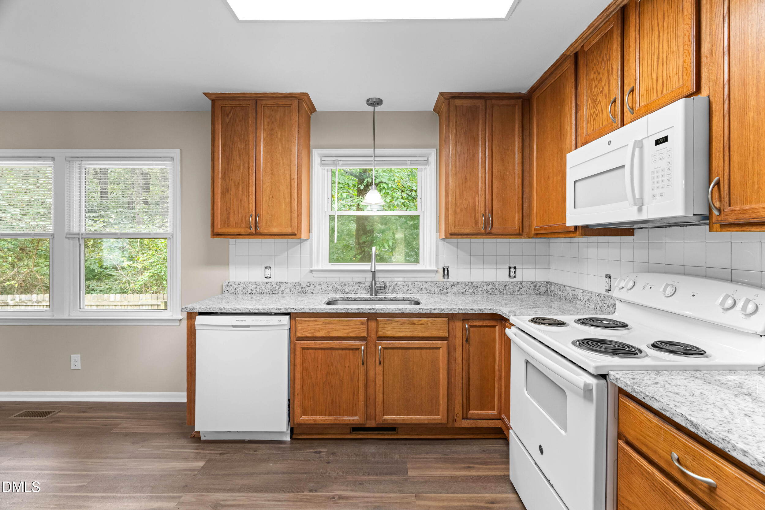 1606 Cranston Road Garner, NC 27529 - Photo 9 of 28 10_dsc03076