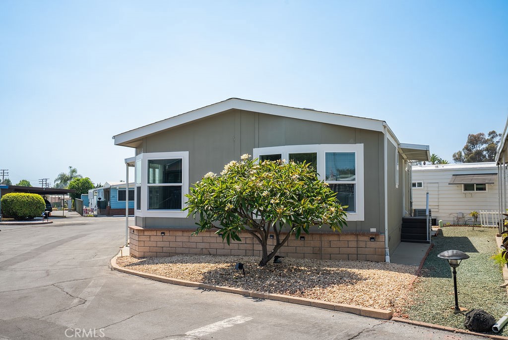 840 East Foothill, Unit 84 Azusa, CA 91702 - Photo 4 of 47
