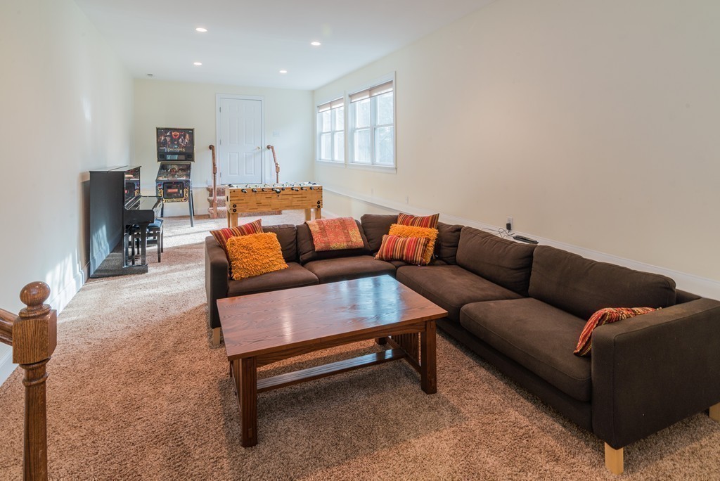 2 Hastings Road Weston, MA 02493 - Photo 12 of 26