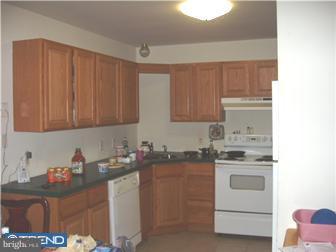 27 Harmony Road Levittown, PA 19056 - Photo 5 of 7 Gallery Image 5