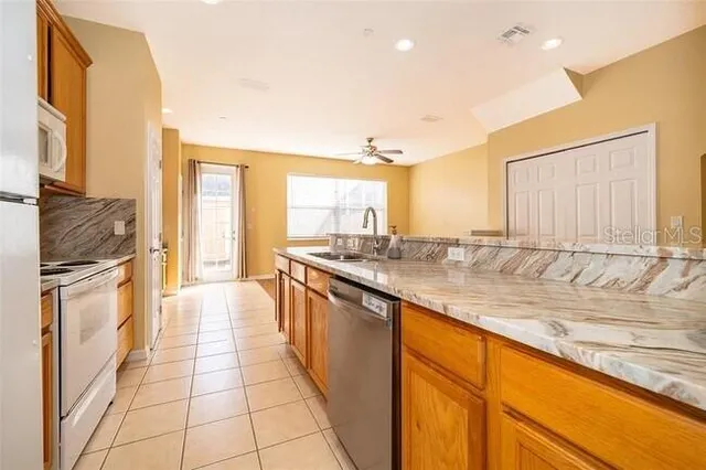 $2,400 | 9615 Fenrose Terrace, Orlando, FL 32827