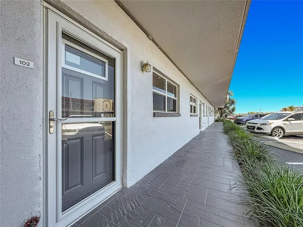 $180,000 | 3018 59th Street South, Unit 102, Gulfport, FL 33707