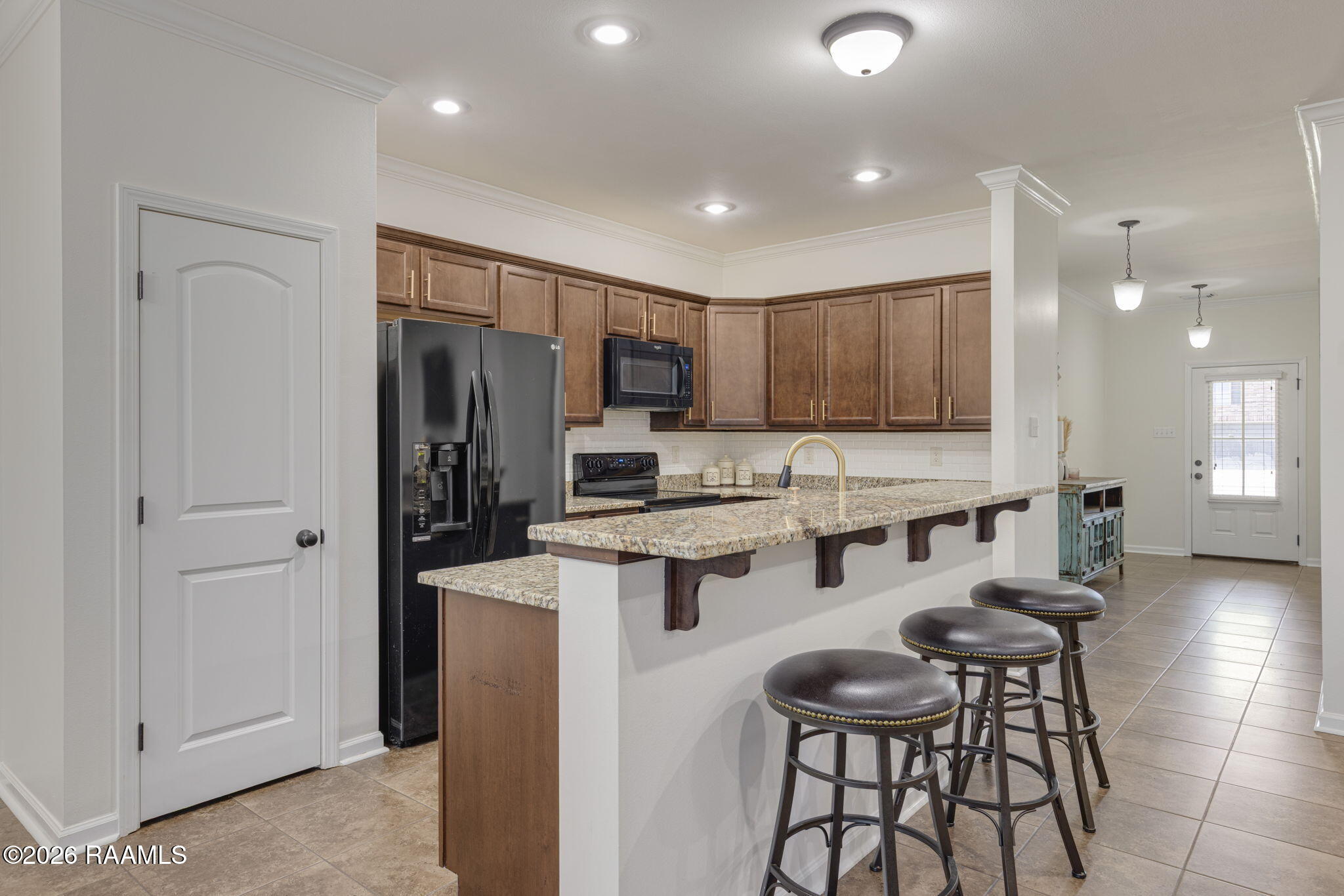 217 Broland Drive Duson, LA 70529 - Photo 6 of 22 Pantry