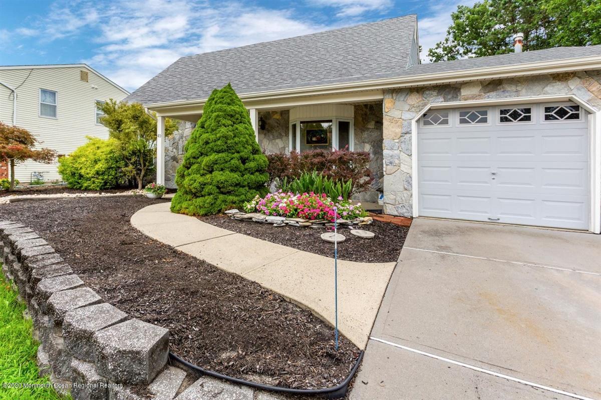 40 Hedgewood Road Howell, NJ 07731 - Photo 4 of 39 a view of a backyard of the house