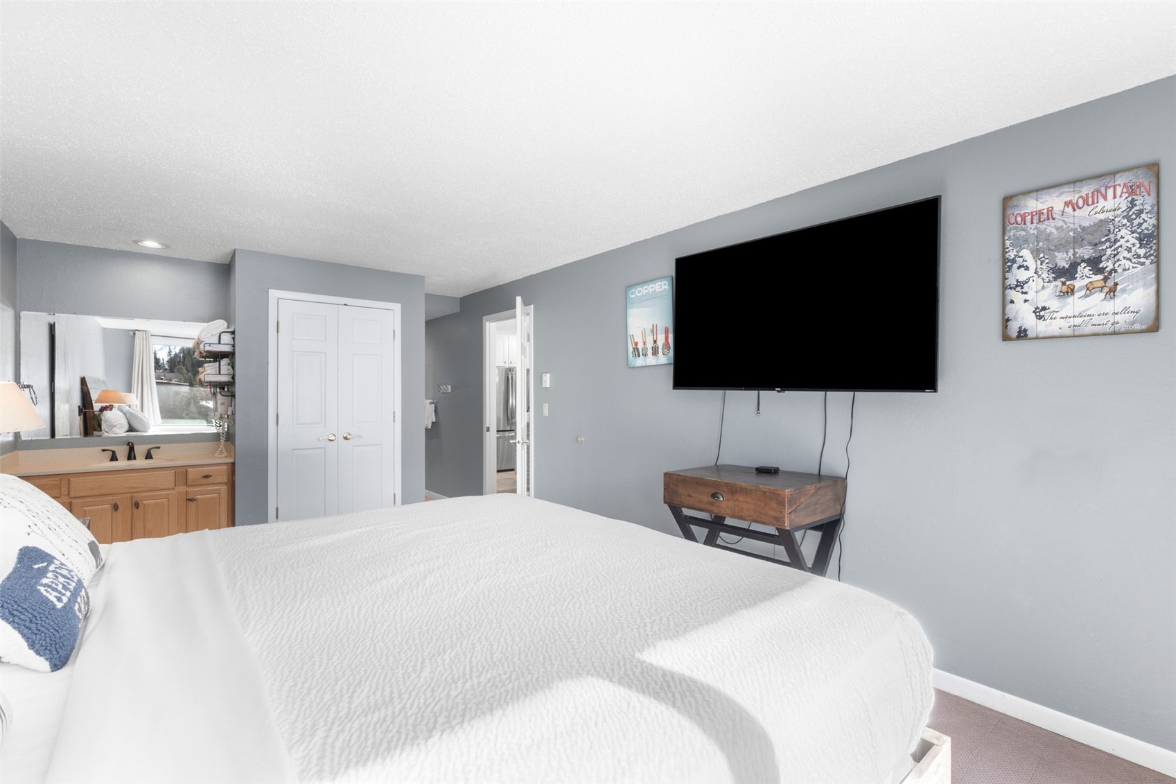 760 Copper Road, Unit F204 Copper Mountain, CO 80443 - Photo 15 of 32 Bedroom featuring a closet and baseboards