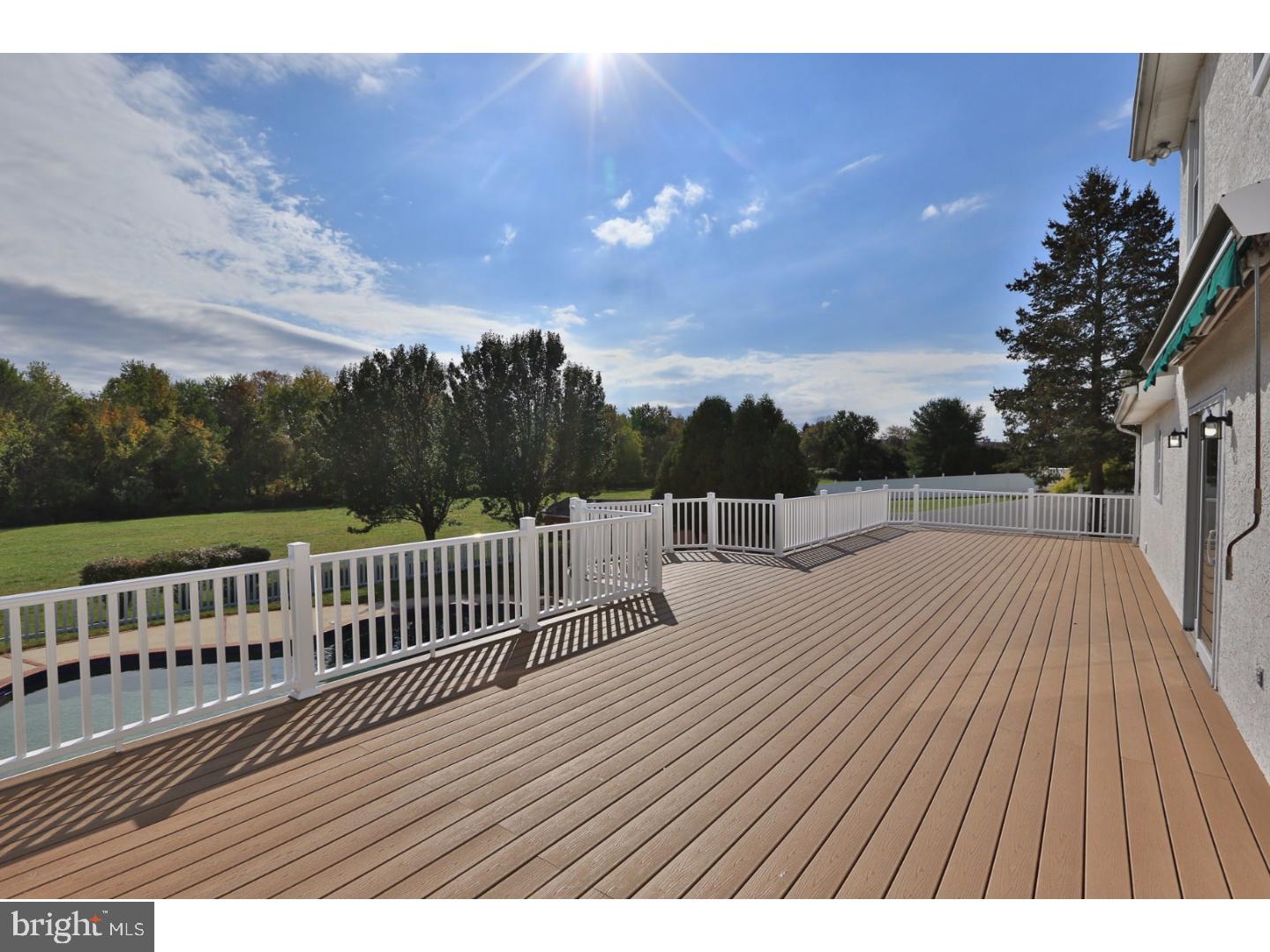 31 Jericho Road Holland, PA 18966 - Photo 22 of 25 Deck