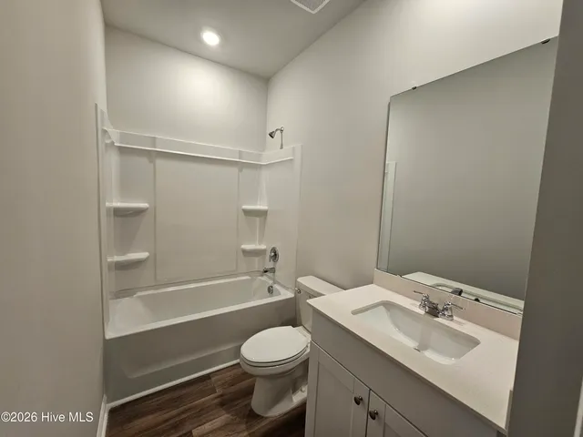 $1,999 | 2092 Northeast Wild Indigo Circle Northwest, Calabash, NC 28467