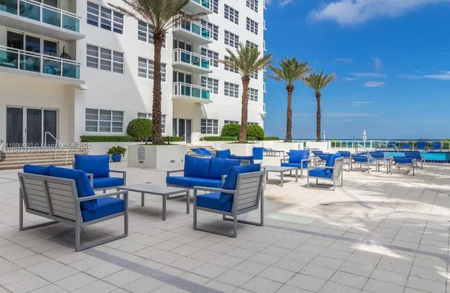 $4,500 | 6917 Collins Avenue, Unit 720, Miami Beach, FL 33141