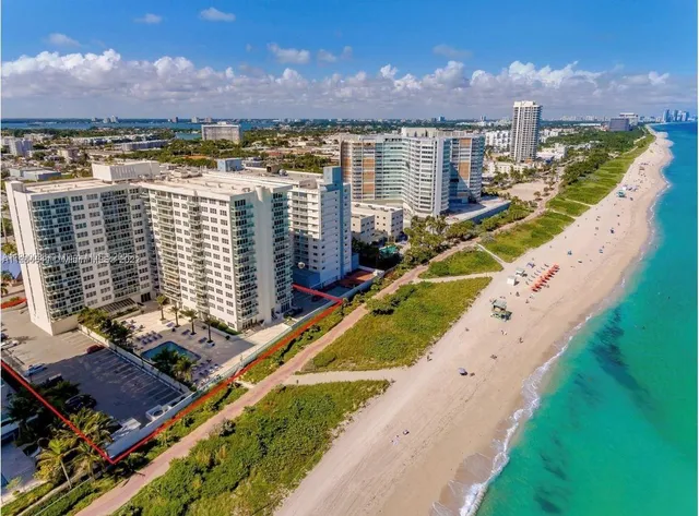 $4,500 | 6917 Collins Avenue, Unit 720, Miami Beach, FL 33141