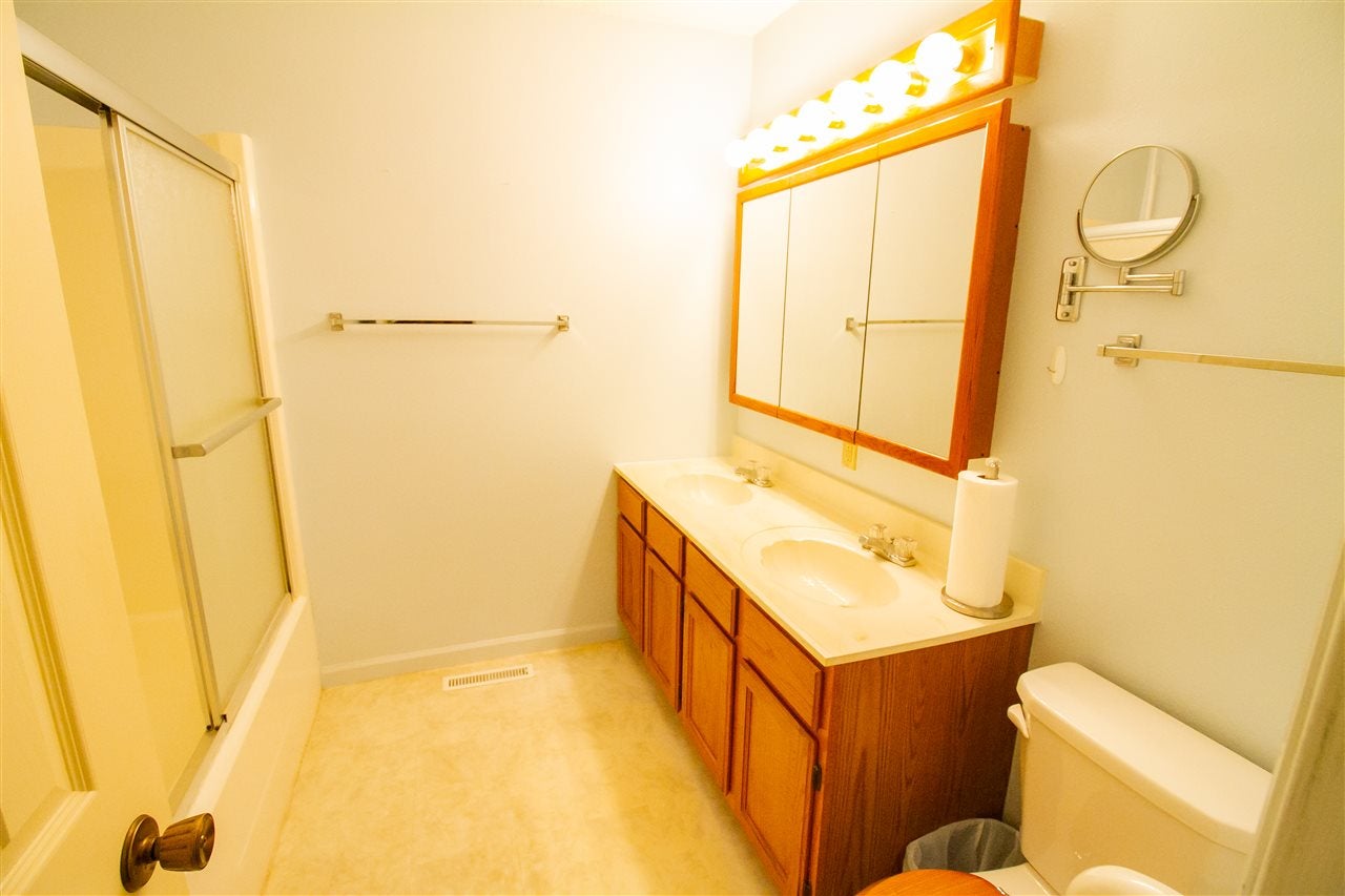 3920 Glass Road Northeast, Unit B Cedar Rapids, IA 52402 - Photo 14 of 19 Gallery Image 14
