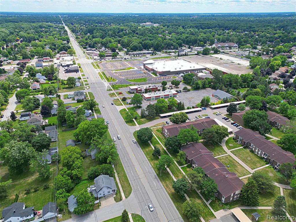 19554 Farmington Road Livonia, MI 48152 - Photo 13 of 40