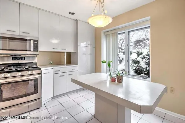 $570,000 | 123 Tangerine Drive, Marlboro, NJ 07746