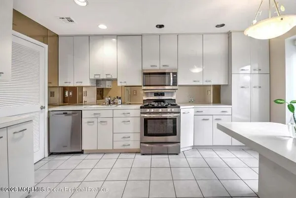 $570,000 | 123 Tangerine Drive, Marlboro, NJ 07746
