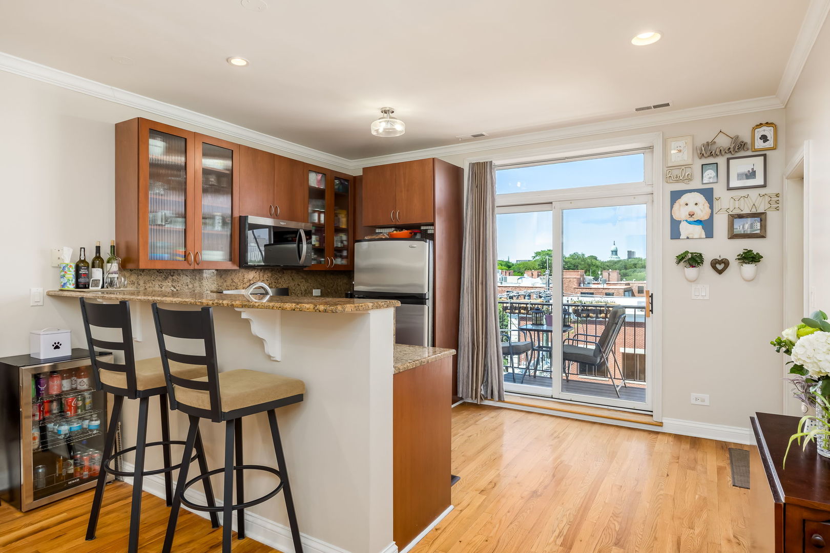 1302 West Fillmore Street, Unit 4 Chicago, IL 60607 - Photo 4 of 31 Gallery Image 4