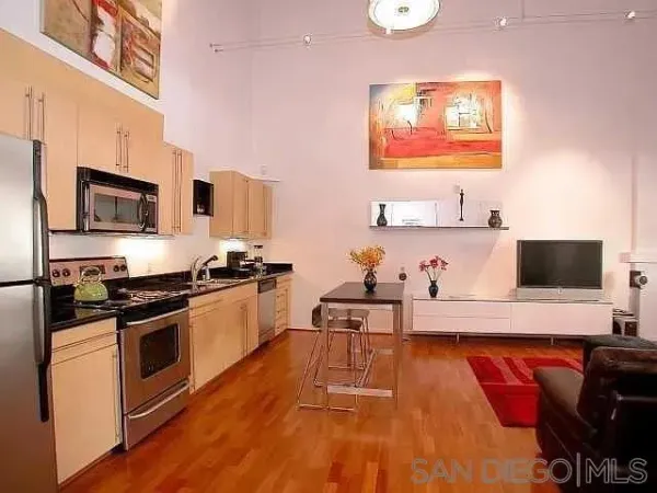 $3,050 | 1501 Front Street, Unit 102, San Diego, CA 92101