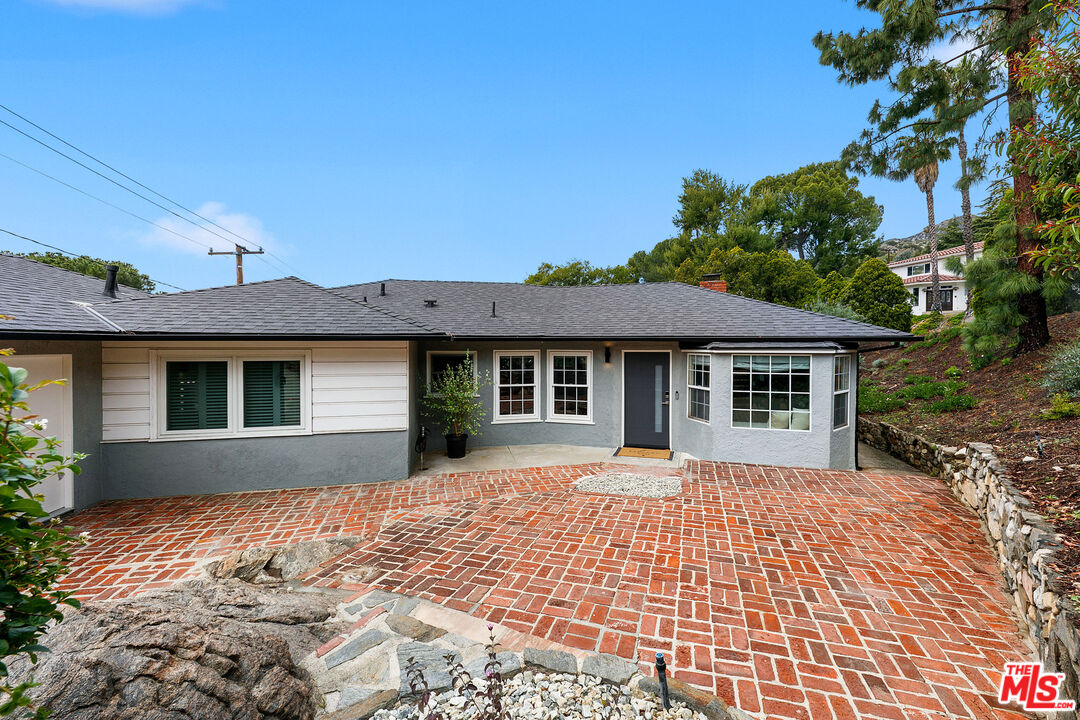 2904 Highridge Road La Crescenta, CA 91214 - Photo 3 of 30