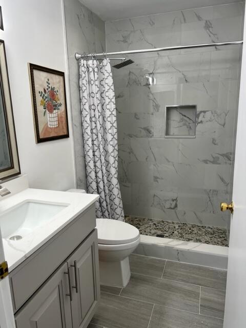 4632 Lakeside Circle West Palm Beach, FL 33417 - Photo 8 of 11 MASTER BATH