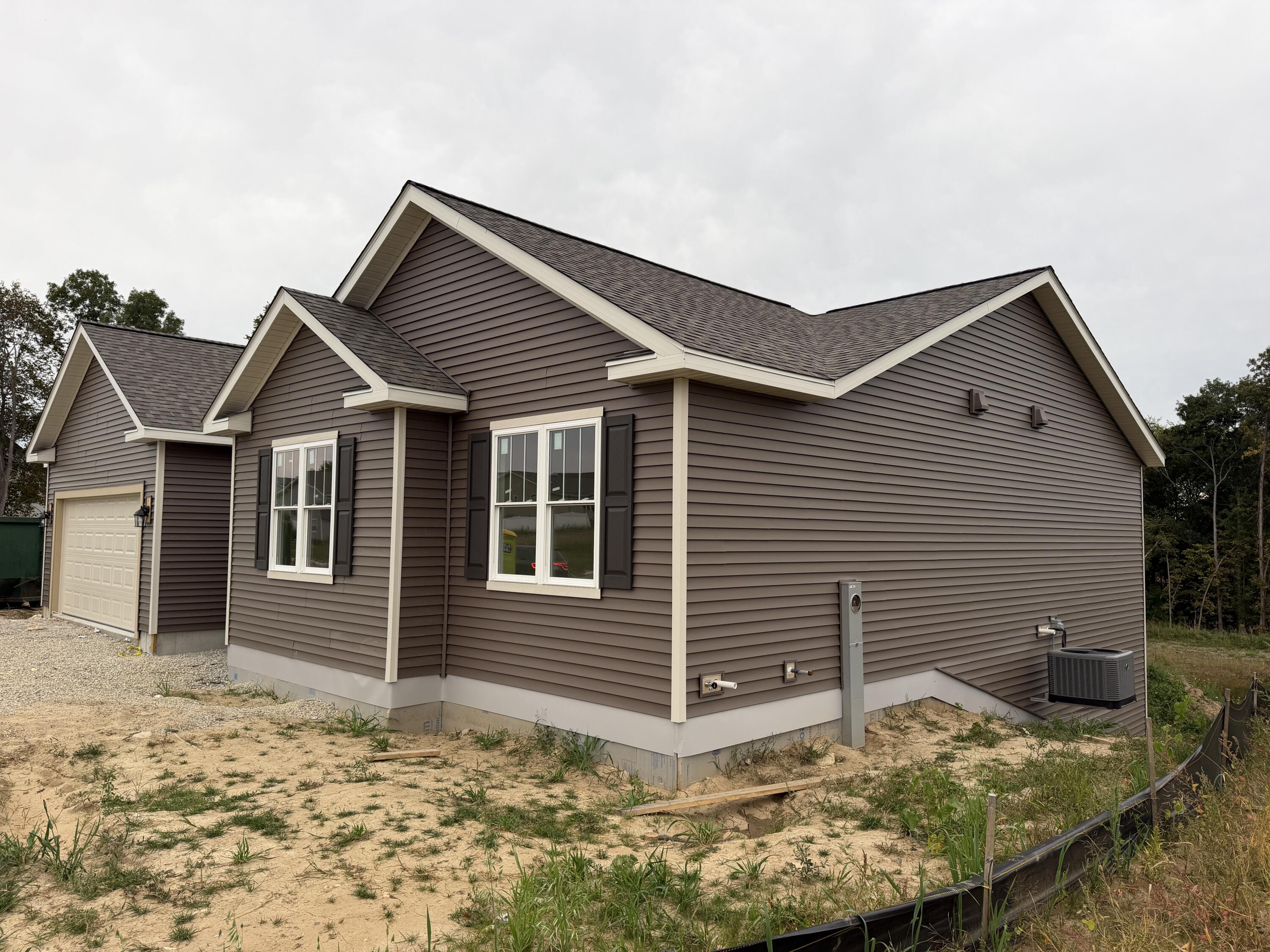 821 Ryan Ridge Watertown, WI 53094 - Photo 2 of 9 20260929_230050993_iOS