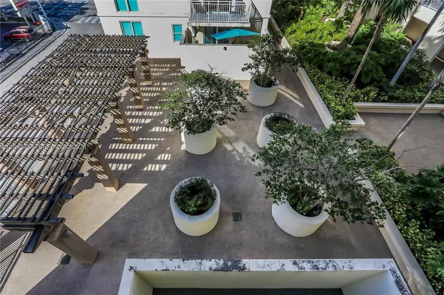 a view of a house with patio entertaining space