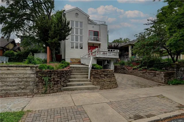$549,999 | 4738 Holly Street, Kansas City, MO 64112